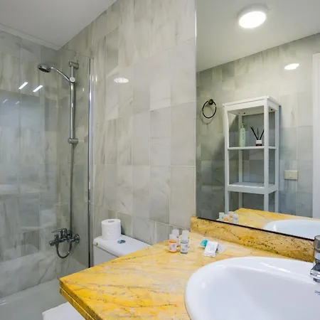 22 Beautiful Oasis 3 Bedrooms Duplex *